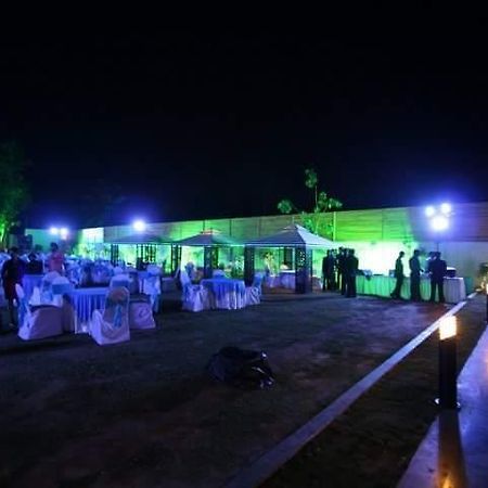 Hotel Florence Rāipur Екстериор снимка