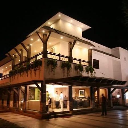 Hotel Florence Rāipur Екстериор снимка